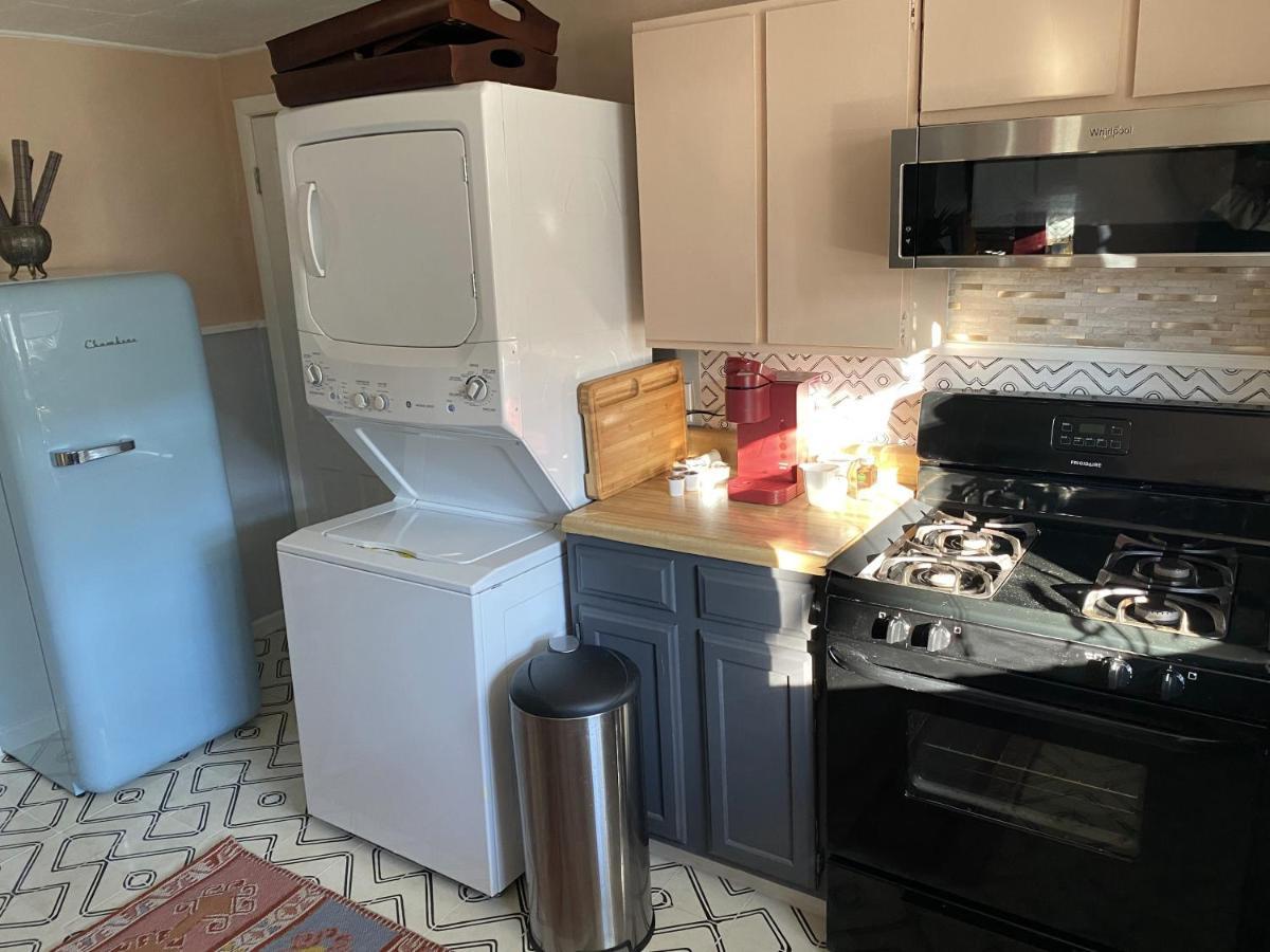 Апартаменты Boho-Chic Travel Pad - Unit 2 Блумингтон Экстерьер фото