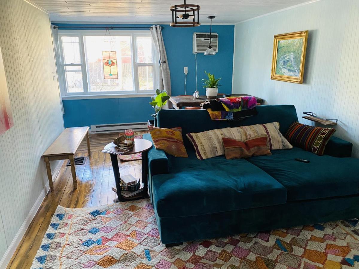 Апартаменты Boho-Chic Travel Pad - Unit 2 Блумингтон Экстерьер фото