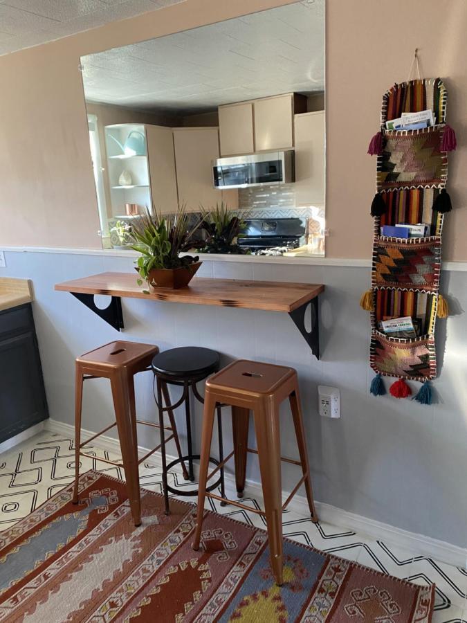 Апартаменты Boho-Chic Travel Pad - Unit 2 Блумингтон Экстерьер фото
