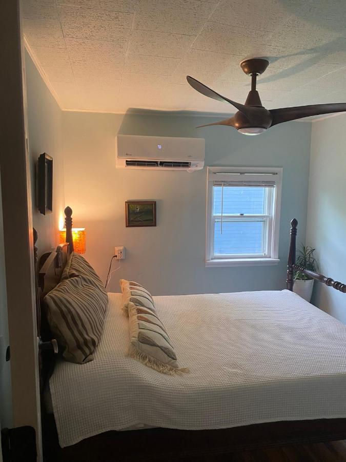 Апартаменты Boho-Chic Travel Pad - Unit 2 Блумингтон Экстерьер фото