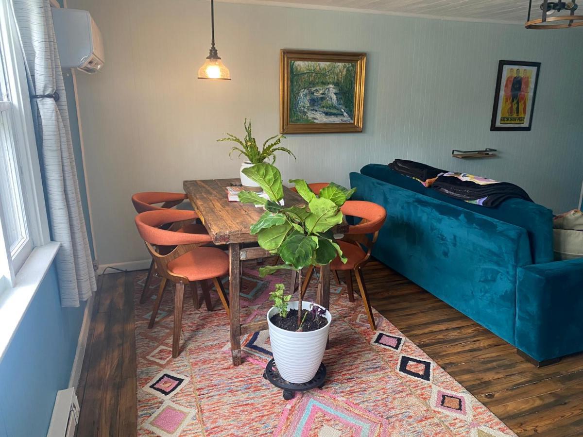 Апартаменты Boho-Chic Travel Pad - Unit 2 Блумингтон Экстерьер фото